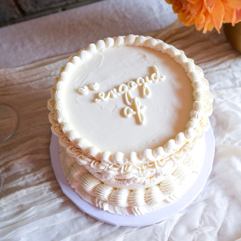 Round vintage ornate cake 