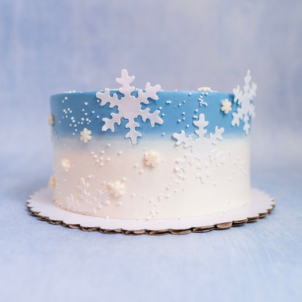 Snowflake winter wonderland cake 