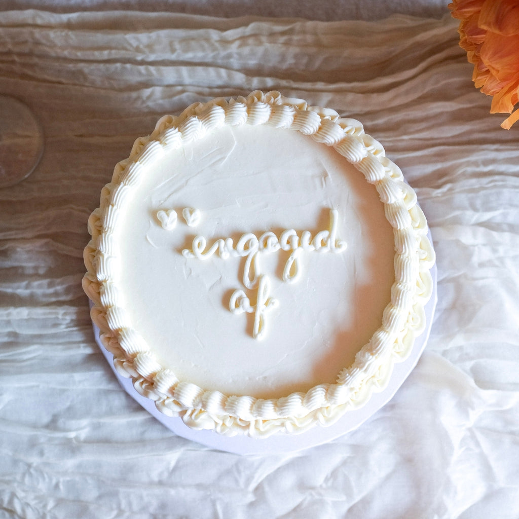Round vintage ornate cake 