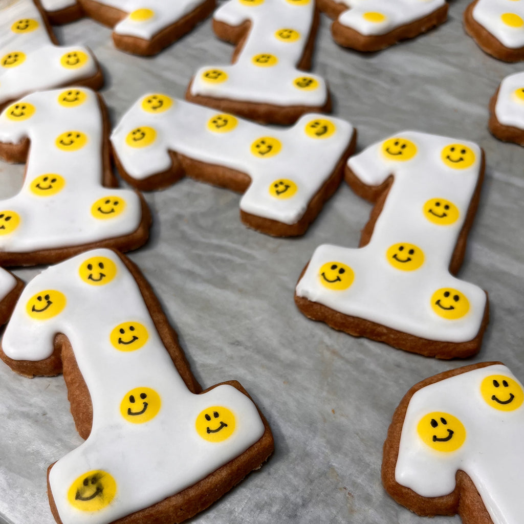 one shaped smile cookies 