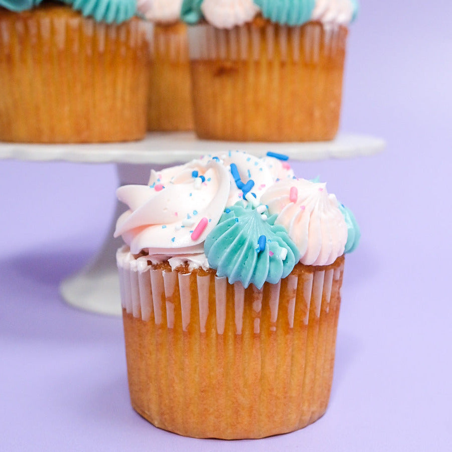 Pink and blue gender reveal cupcakes 